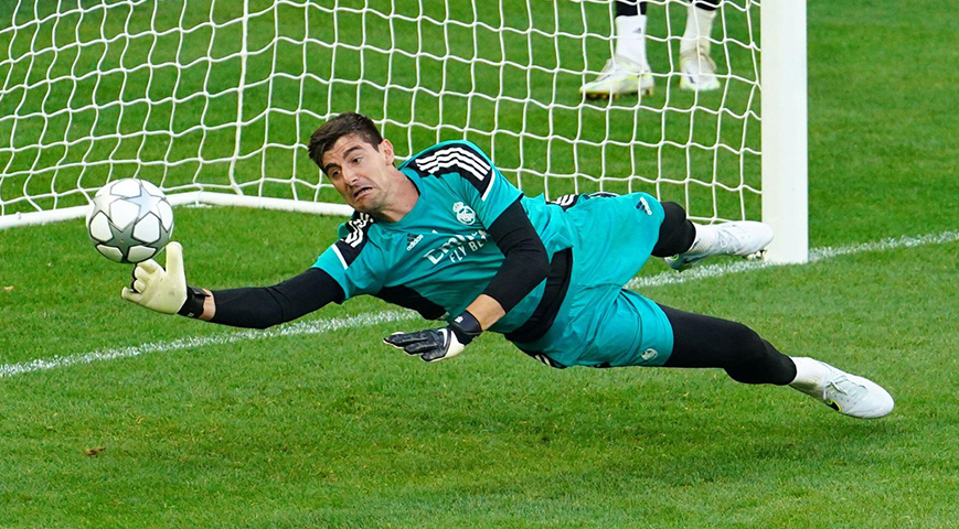 Real Madrid Rocked By Injury To Goalkeeper Courtois